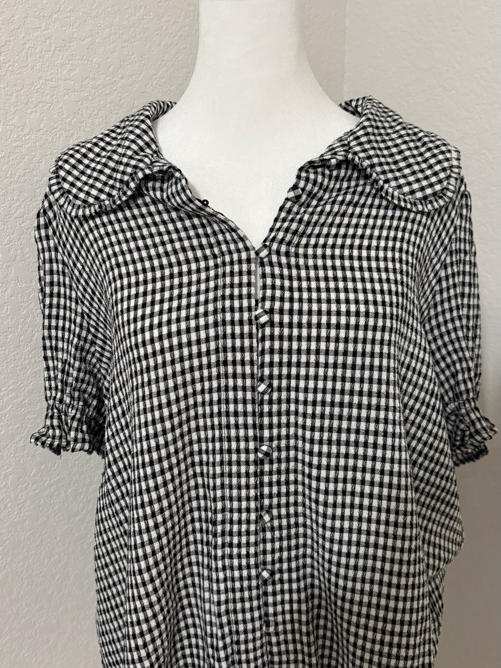Black and White Gingham Button-Front Women's Top